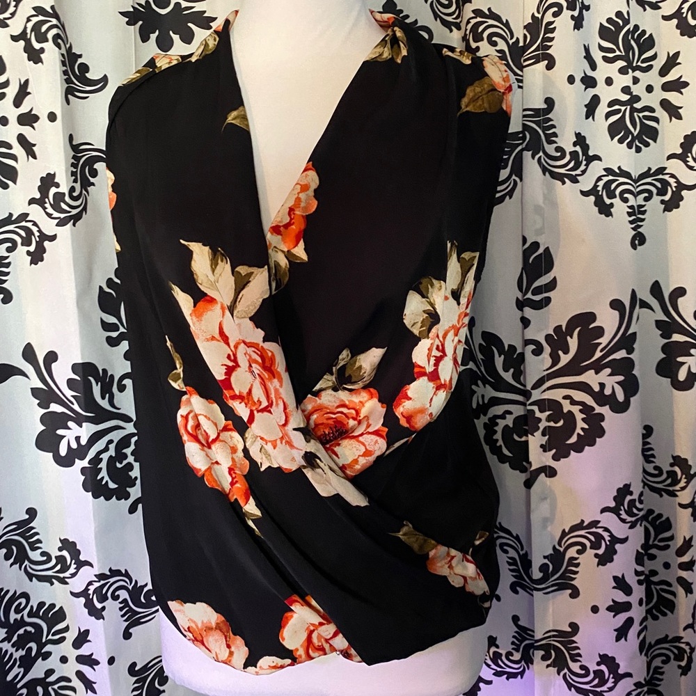 Flowy low cut tank top, worn once